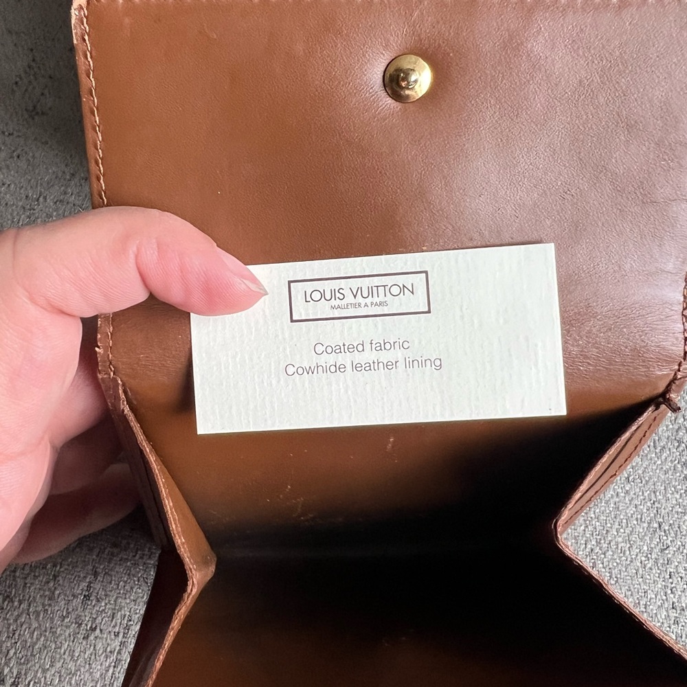 Louis Vuitton Bronze Brown Vernis Elise wallet. - Picture 10 of 12